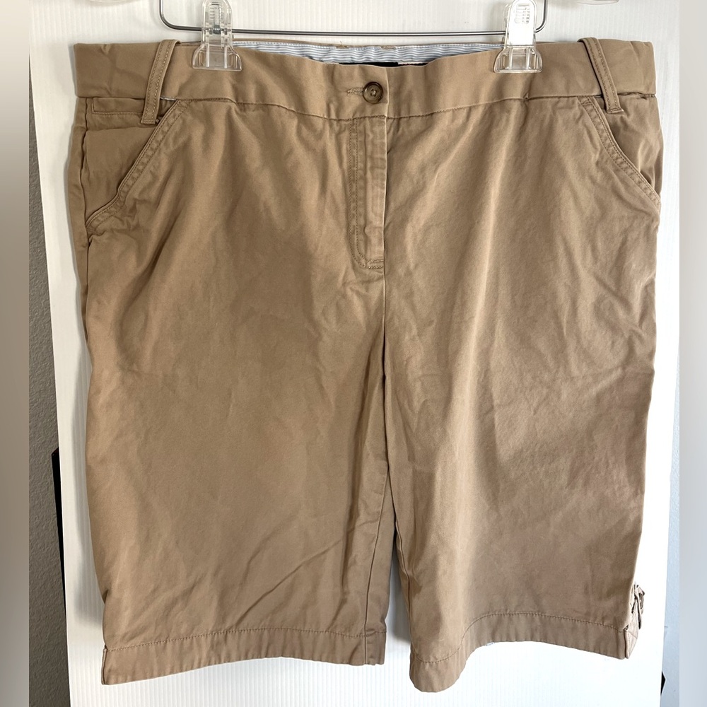 LANDS’END khaki shorts
